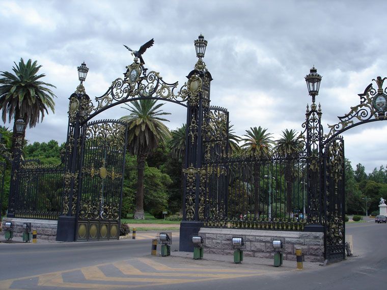 ворота в городе Мендоза