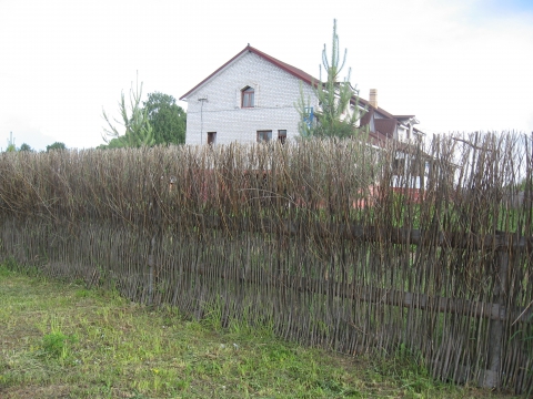Фотография № 3: тын из жердей Фотография № 3: тын из жердей