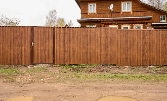 Установка забора из профнастила C20 в д. Долинки