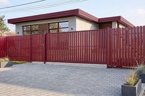 Забор из евроштакетника Finfold П-образный с каркасом в порошковой покраске