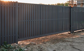 Установка забора из евроштакетника в СНТ Купол-2