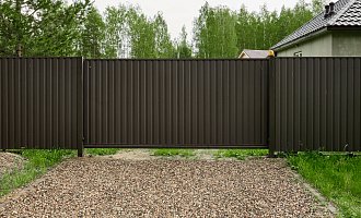 Установка забора из профнастила в деревне Асташково